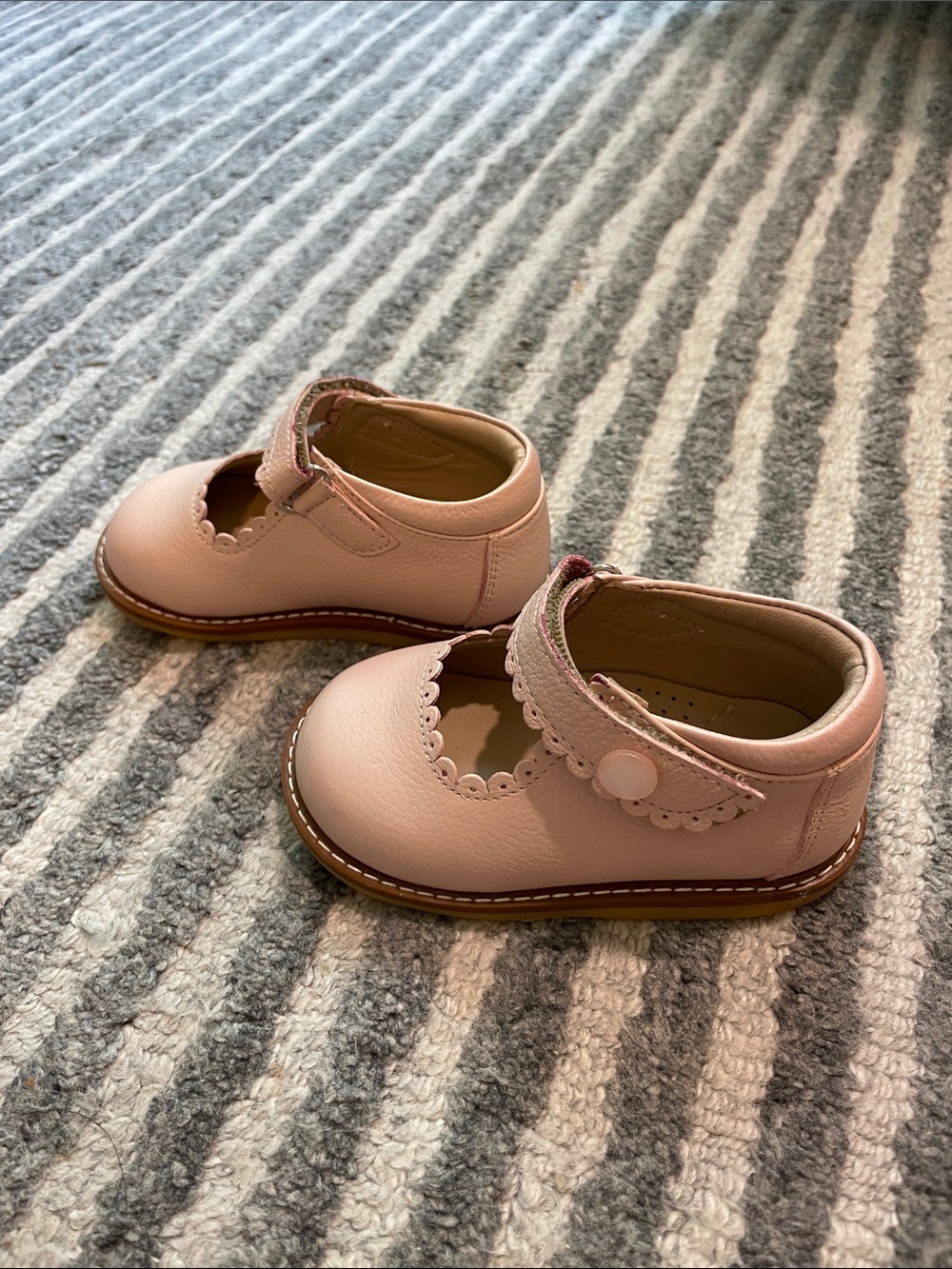 Elephantine Girls' Pink Mary Jane Shoes with Scalloped Trim